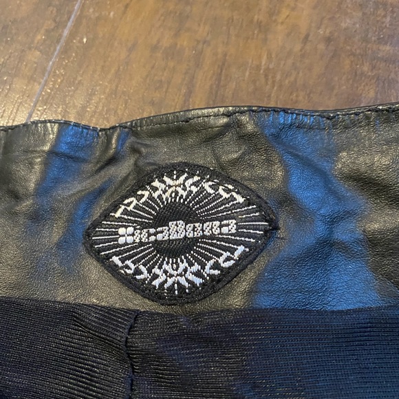 Black leather high waisted shorts - Picture 8 of 8